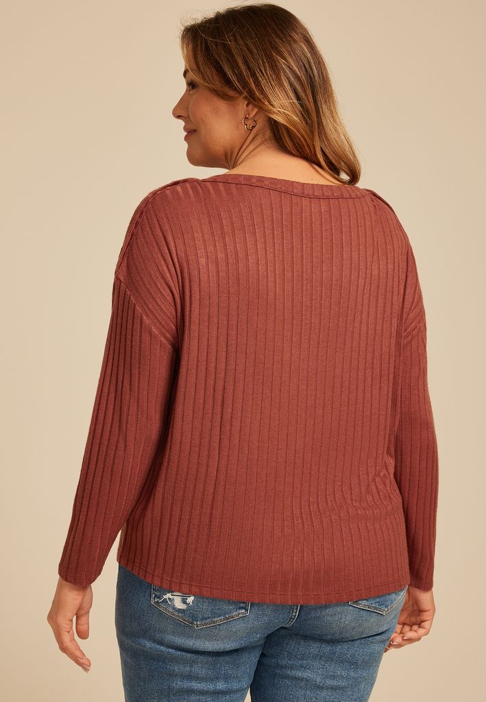 Plus Size Ribbed Knit Snap Shoulder Top - Image 2